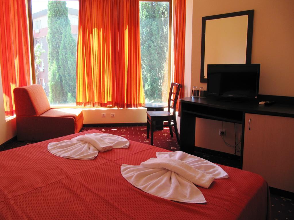 Maverick Hotel Sunny Beach Værelse billede