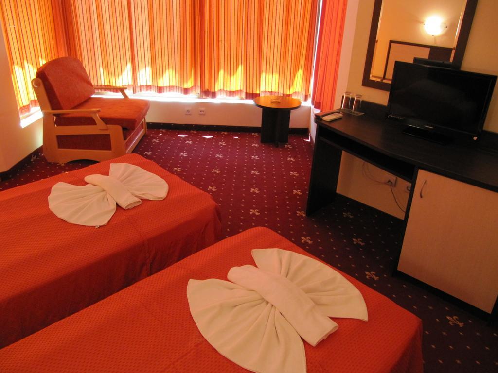 Maverick Hotel Sunny Beach Værelse billede